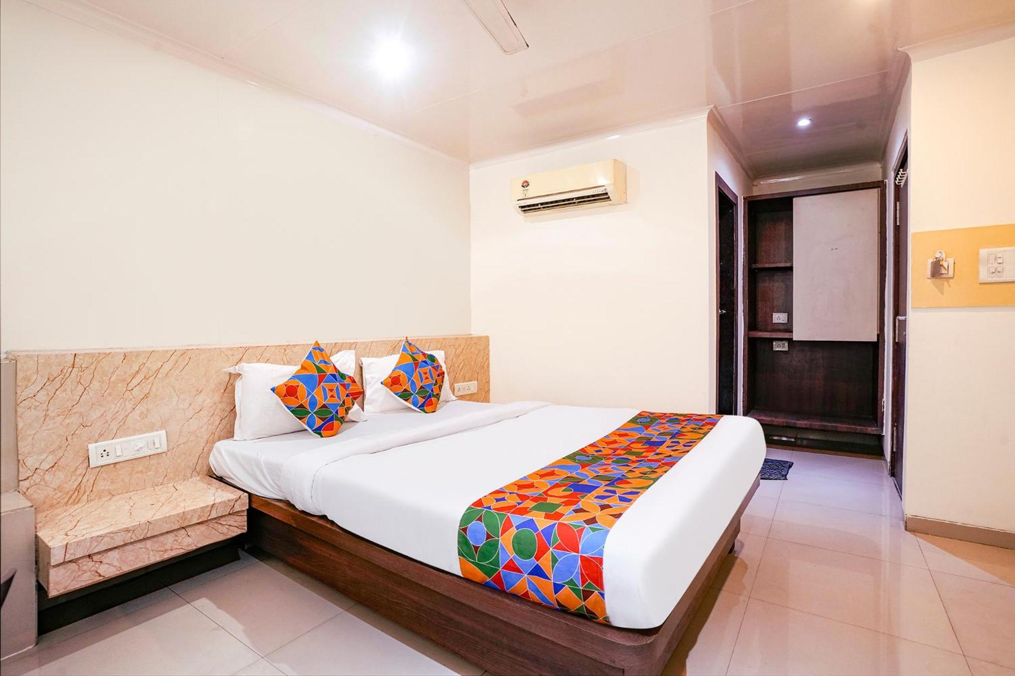 Fabhotel Everest Vashi Exterior photo
