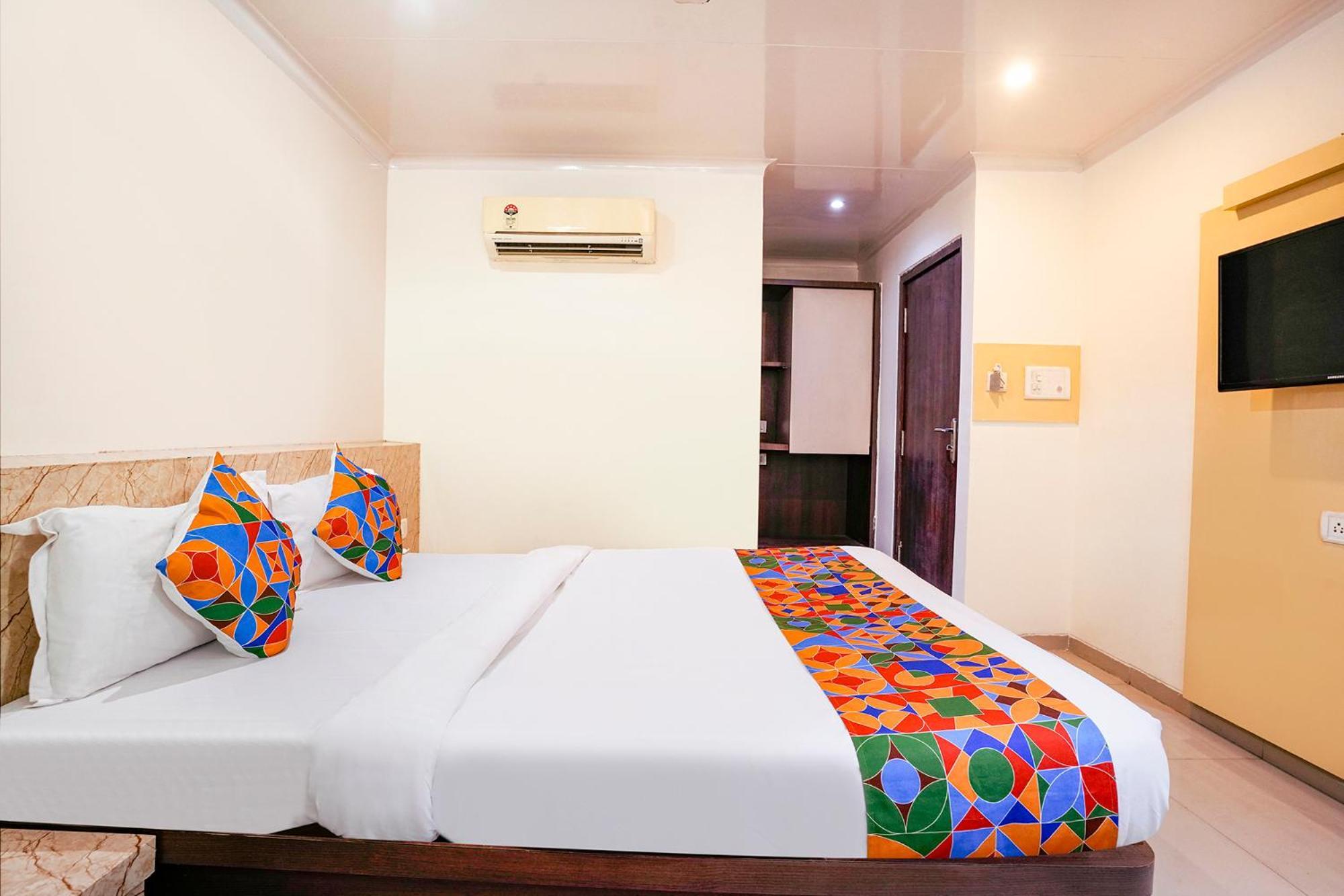 Fabhotel Everest Vashi Exterior photo