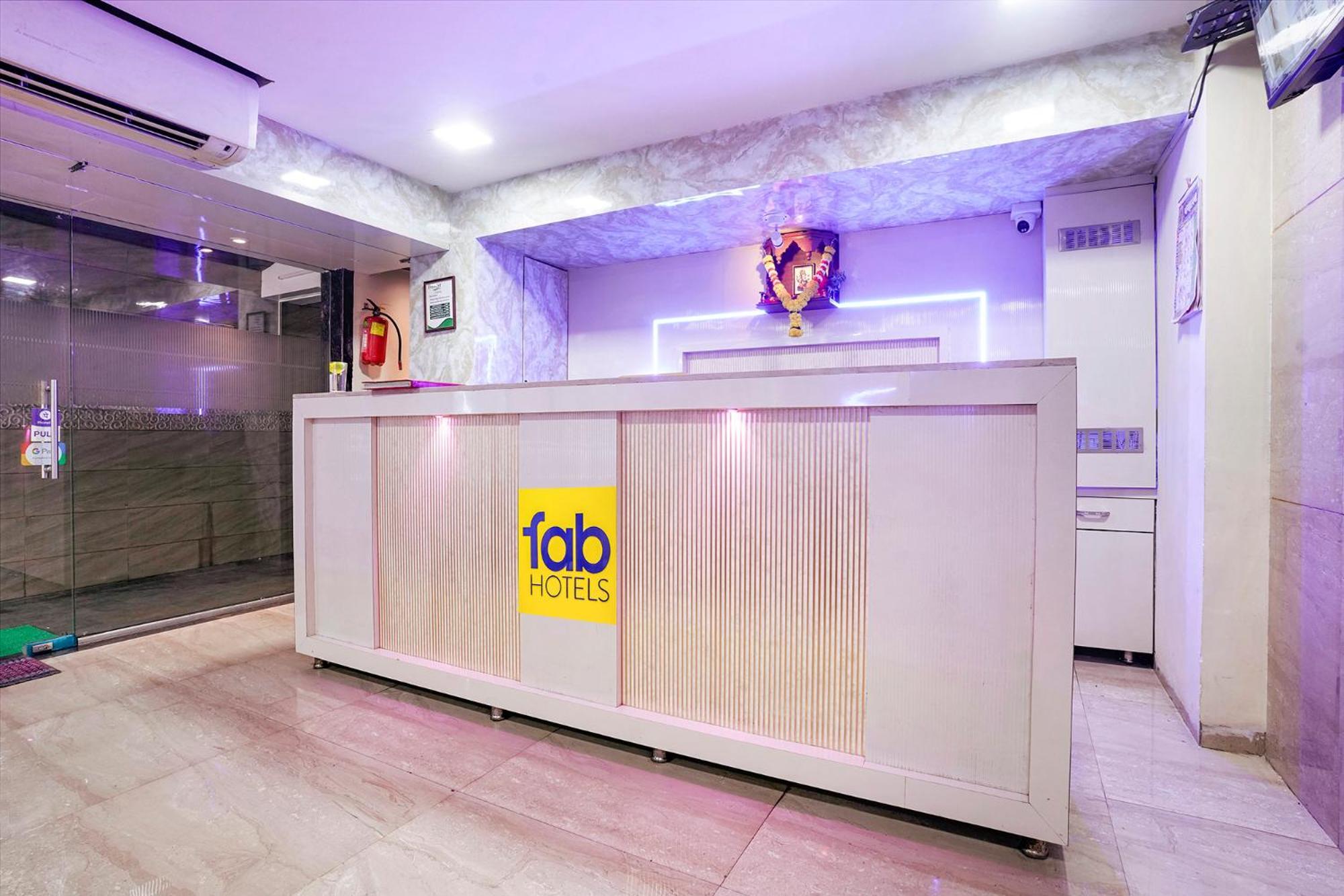 Fabhotel Everest Vashi Exterior photo